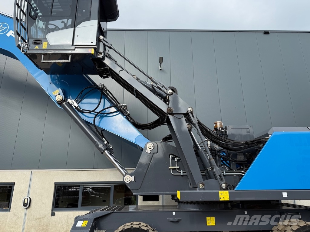 Fuchs MHL 360 F Waste / industry handlers