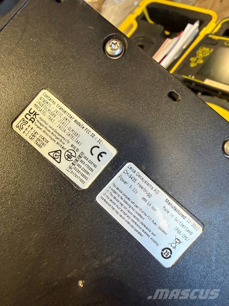 Komplett Leica 3D grävsystem MCP80 skärm & GPS80 履带挖掘机