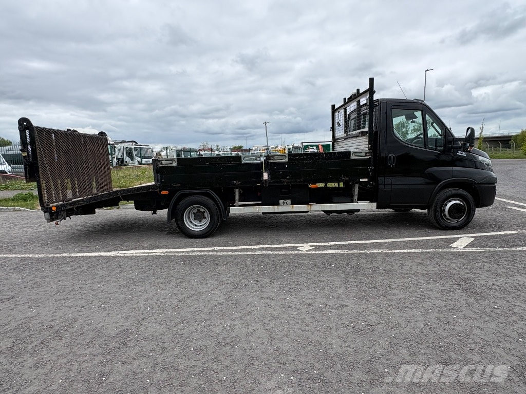 Iveco 72C 18 H/P Camiones portamaquinaria