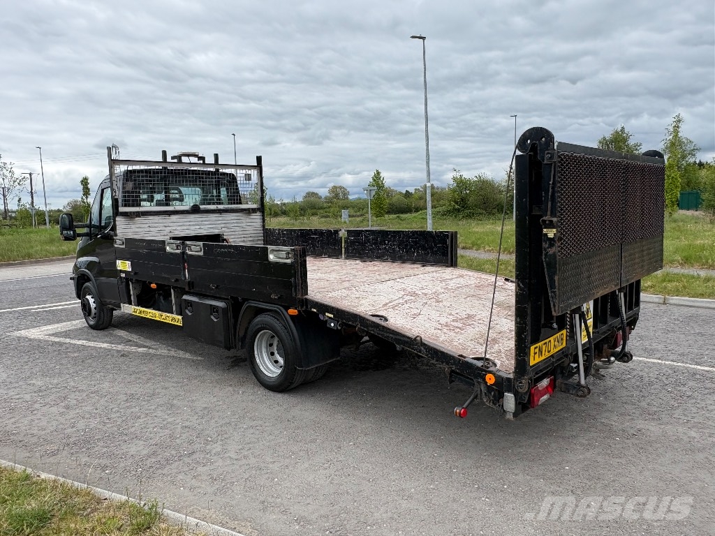 Iveco 72C 18 H/P Camiones portamaquinaria