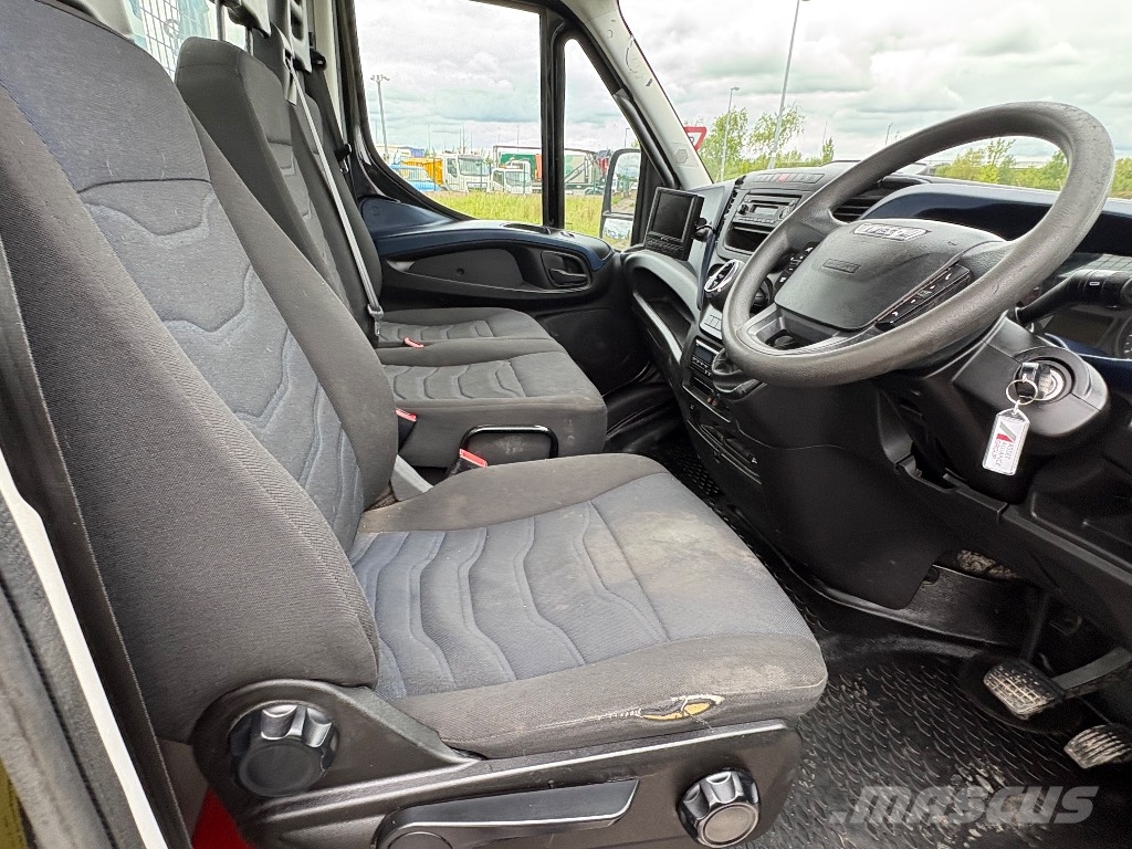 Iveco 72C 18 H/P Camiones portamaquinaria