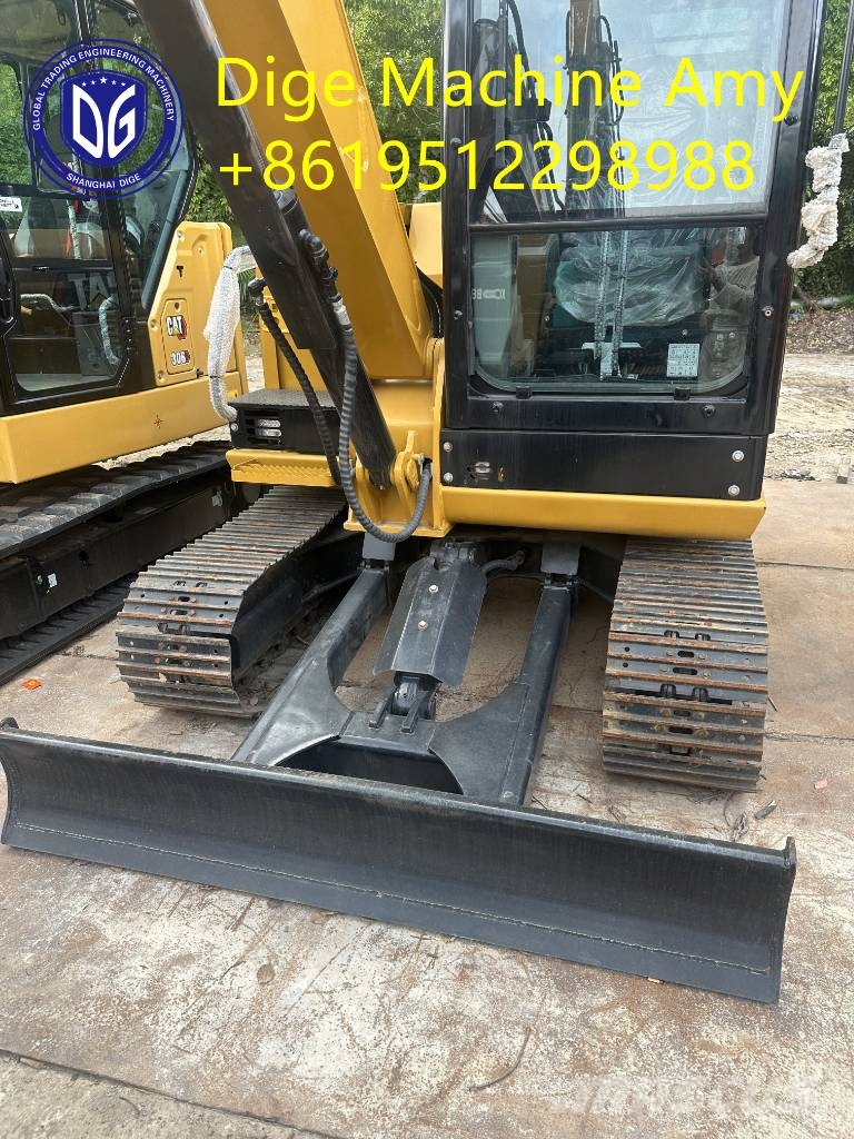 CAT 305.5 小型挖掘机