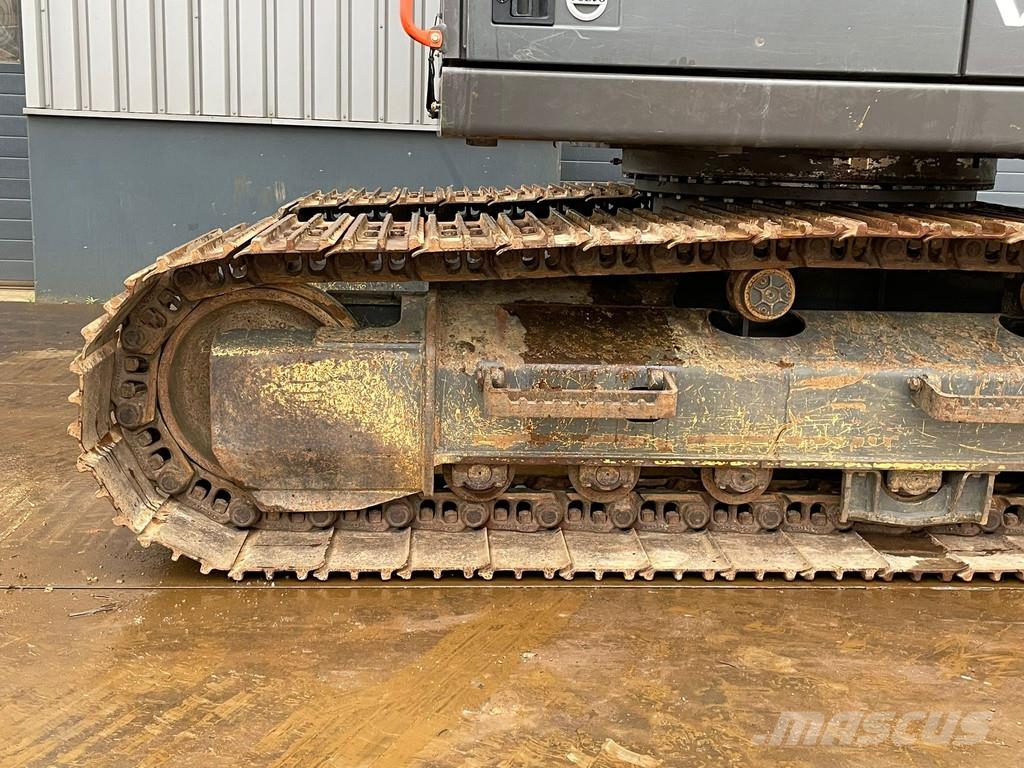 Volvo EC160ENL حفارات زحافة