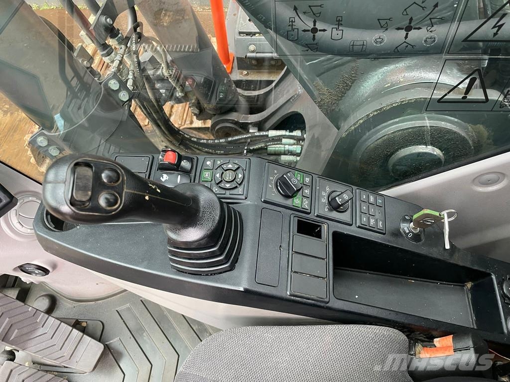 Volvo EC160ENL حفارات زحافة
