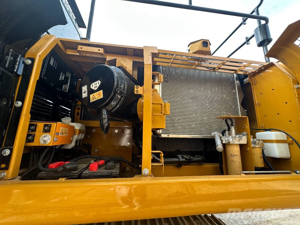 CAT 325D2L    3000 units excavators in stock Bandgrävare