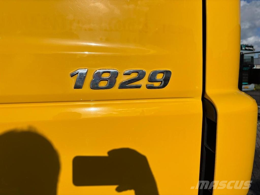 Mercedes-Benz Axor 1829 + LOADLIFT 3000 KG + MANUAL + BOX 7.74 M Camiones caja cerrada