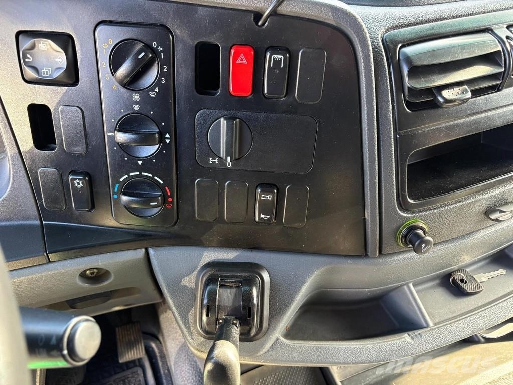Mercedes-Benz Axor 1829 + LOADLIFT 3000 KG + MANUAL + BOX 7.74 M Camiones caja cerrada