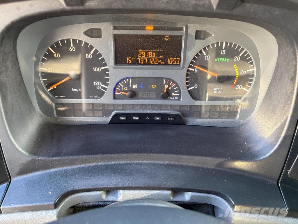 Mercedes-Benz Axor 1829 + LOADLIFT 3000 KG + MANUAL + BOX 7.74 M Camiones caja cerrada