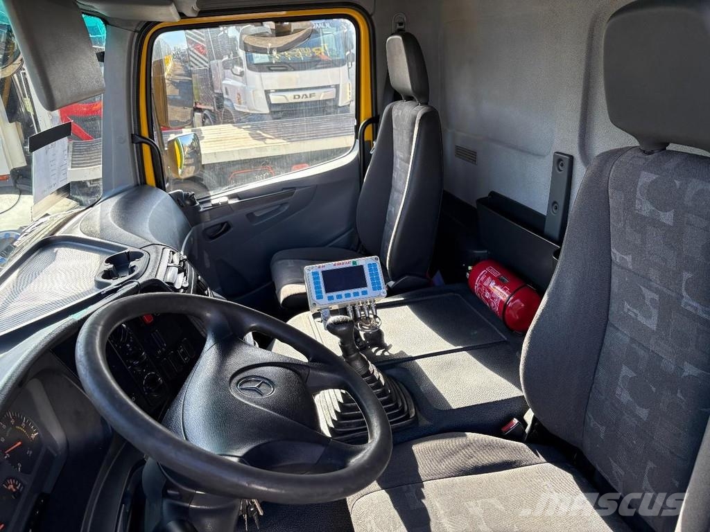 Mercedes-Benz Axor 1829 + LOADLIFT 3000 KG + MANUAL + BOX 7.74 M Camiones caja cerrada