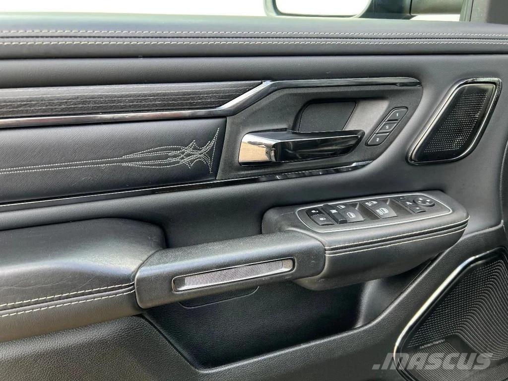 Dodge Ram 1500 5.7 HEMI V8 Night Edition | LIMITED | Luc Carros