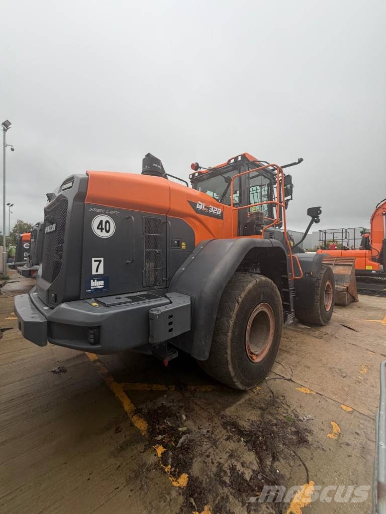 Develon DL 320-7 Фронтальные погрузчики
