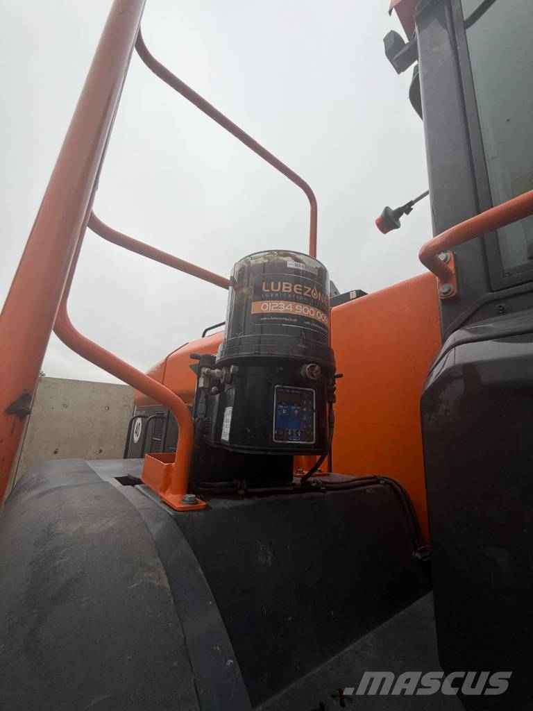 Develon DL 320-7 Фронтальные погрузчики
