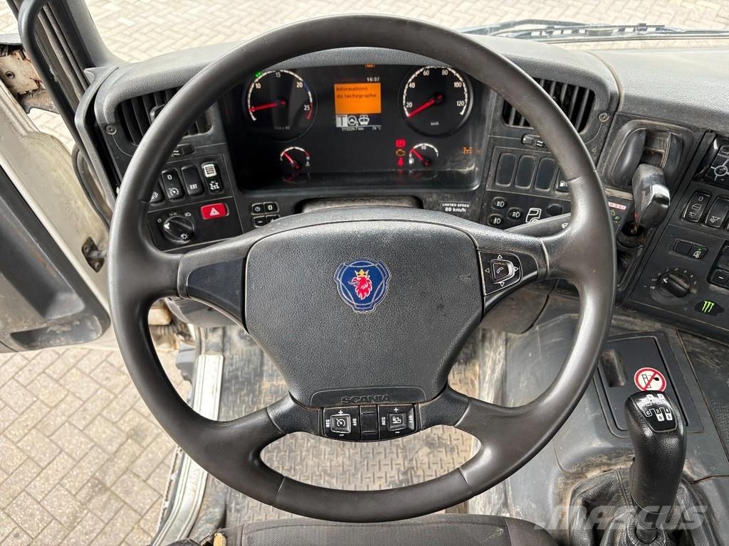 Scania P 410 + FASSI F 165 - 2X EXT. + 8X4 + HOOK ARM SYS Grúas todo terreno