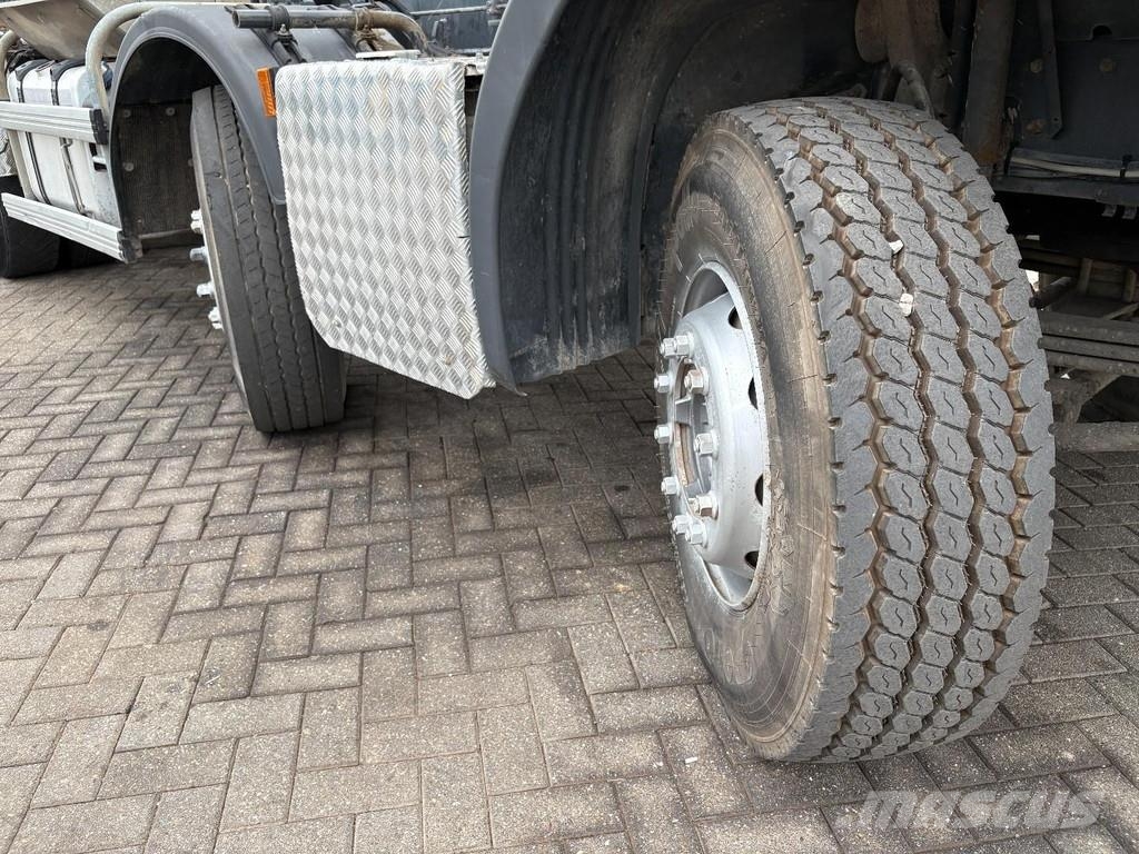 Scania P 410 + FASSI F 165 - 2X EXT. + 8X4 + HOOK ARM SYS Grúas todo terreno