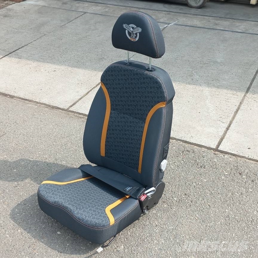 CASE CX210E stoel Kabine i unutrašnjost
