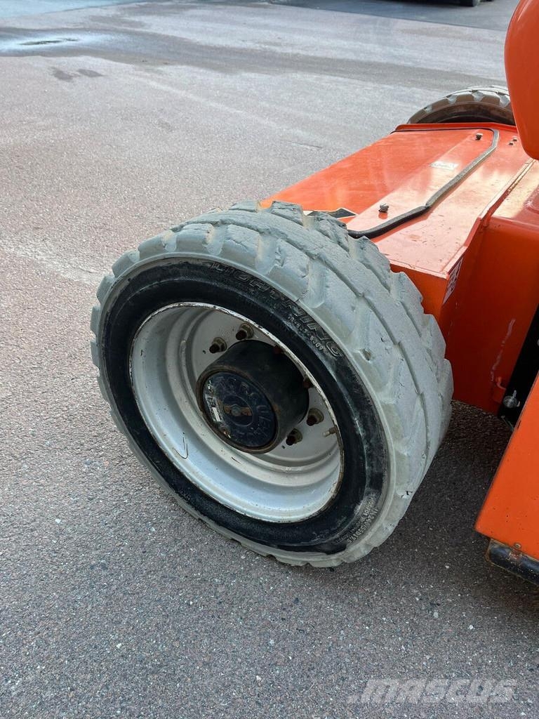 JLG E450 AJ Zglobne podizne platforme