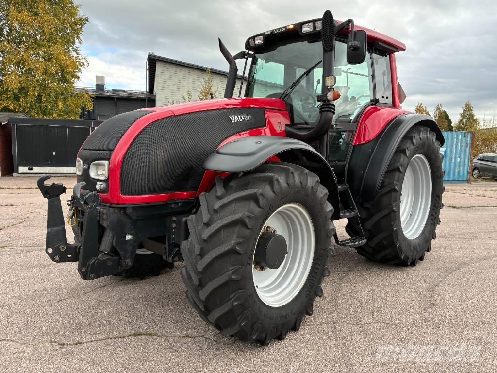 Valtra T190 Traktori