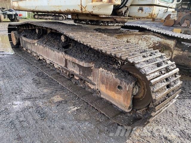 Komatsu PC 210 LC-8 حفارات زحافة