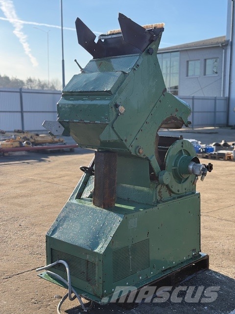 Bauer Heavy-Duty Industrial Granulator Shredder do kabla آلات تمزيق المخلفات