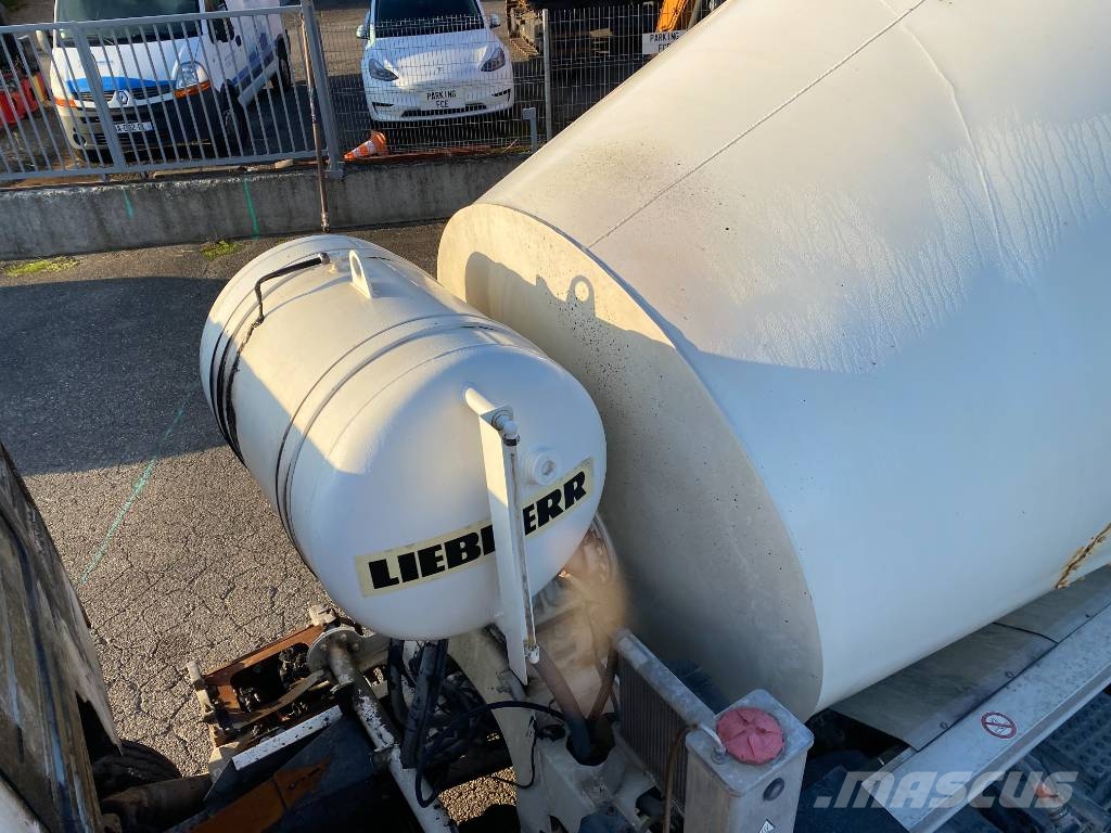 Volvo FMX 430/LIEBHERR 905 9m³ endommagé Betongbiler