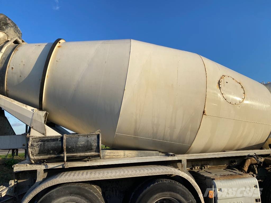 Volvo FMX 430/LIEBHERR 905 9m³ endommagé Betongbiler