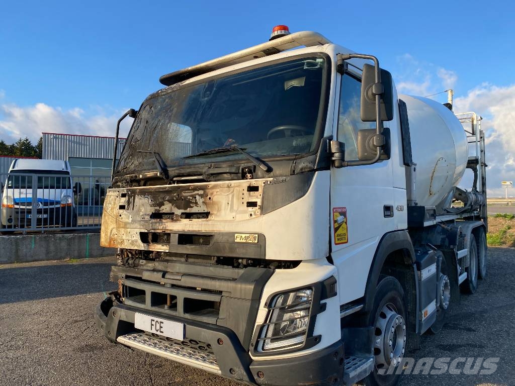 Volvo FMX 430/LIEBHERR 905 9m³ endommagé Betongbiler