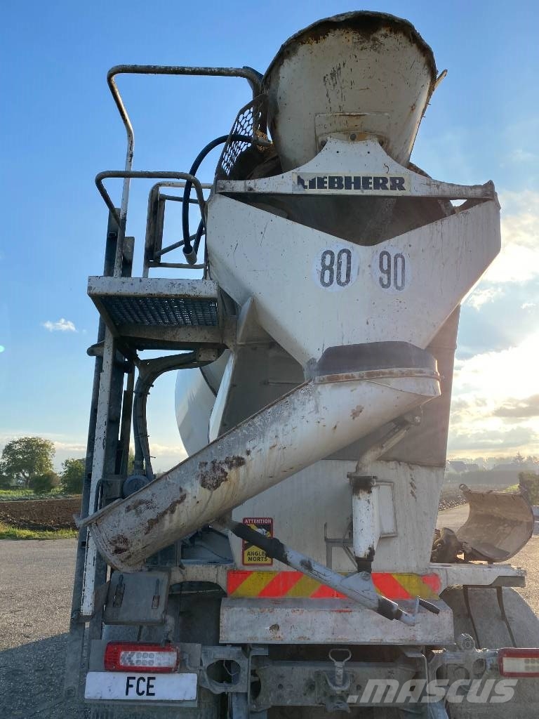 Volvo FMX 430/LIEBHERR 905 9m³ endommagé Betongbiler