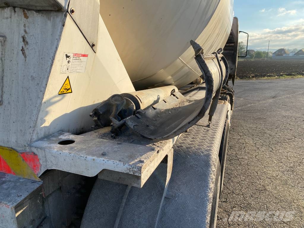 Volvo FMX 430/LIEBHERR 905 9m³ endommagé Betongbiler