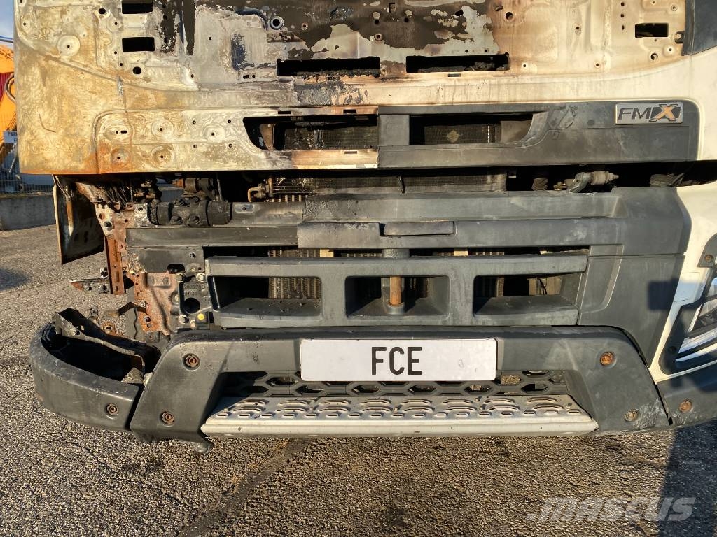 Volvo FMX 430/LIEBHERR 905 9m³ endommagé Betongbiler