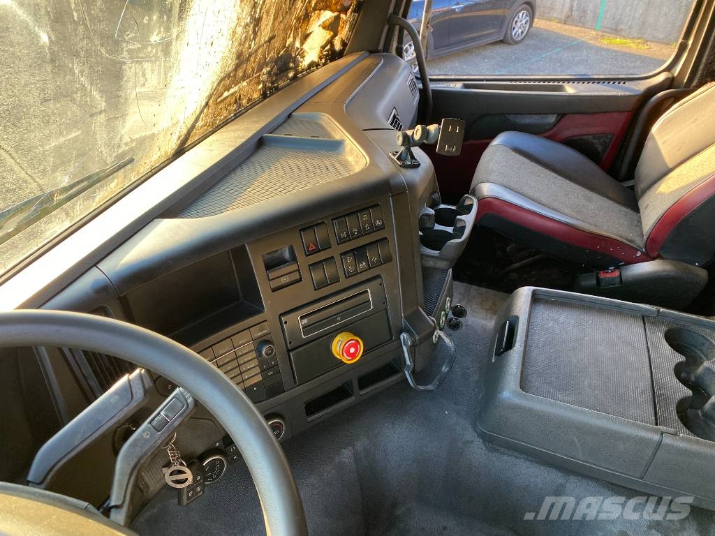 Volvo FMX 430/LIEBHERR 905 9m³ endommagé Betongbiler