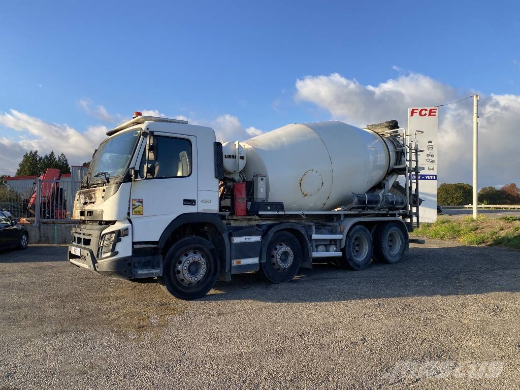 Volvo FMX 430/LIEBHERR 905 9m³ endommagé Betongbiler