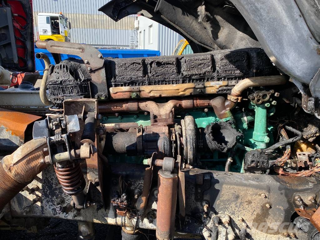 Volvo FMX 430/LIEBHERR 905 9m³ endommagé Betongbiler