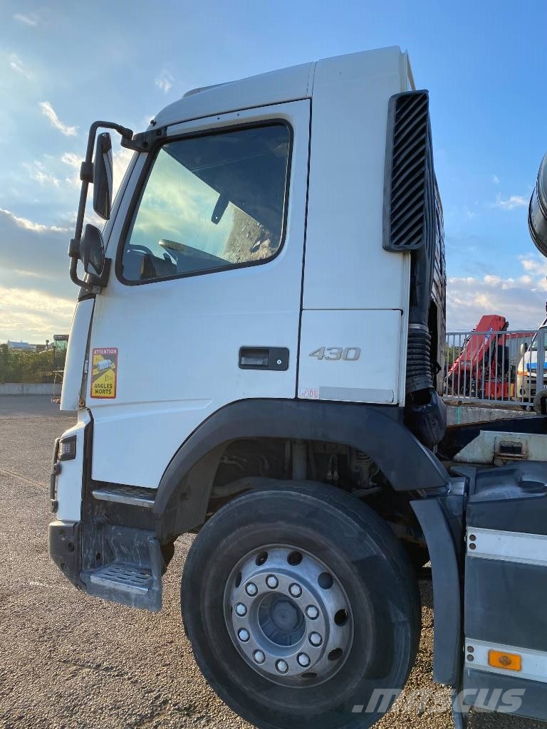 Volvo FMX 430/LIEBHERR 905 9m³ endommagé Betongbiler