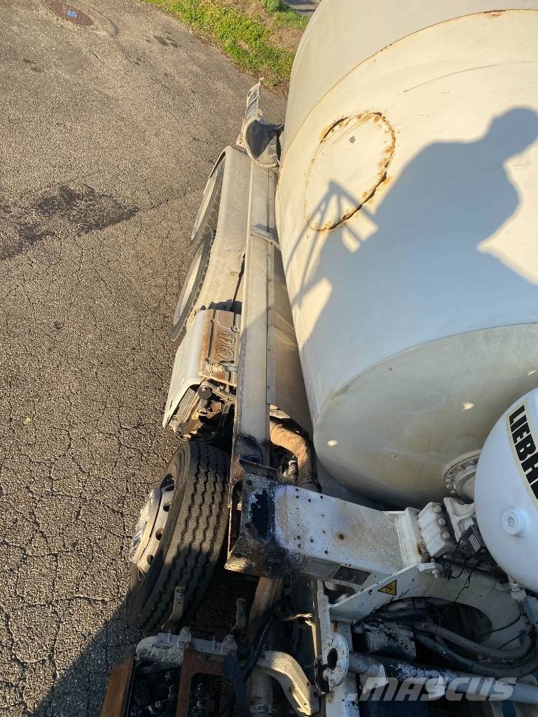 Volvo FMX 430/LIEBHERR 905 9m³ endommagé Betongbiler