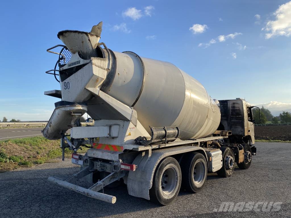 Volvo FMX 430/LIEBHERR 905 9m³ endommagé Betongbiler