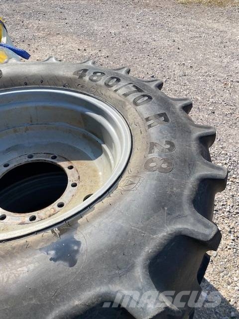 Mitas 560/70R38 & 480/70R28 WHEELS Opony, koła i felgi