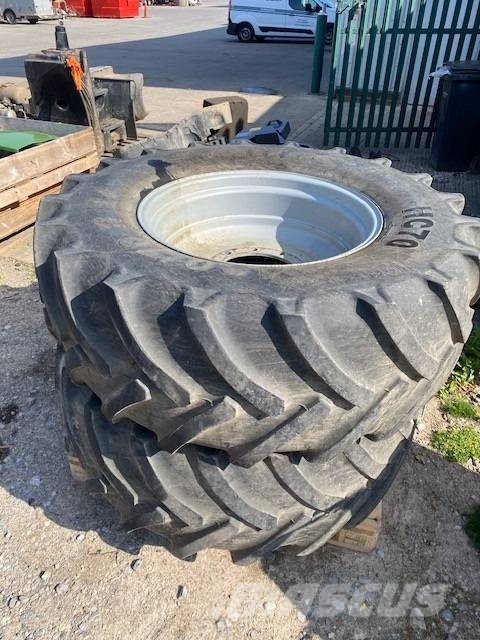 Mitas 560/70R38 & 480/70R28 WHEELS Opony, koła i felgi