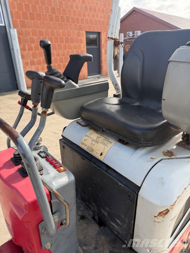 Takeuchi TB 210 R Minibagger < 7t