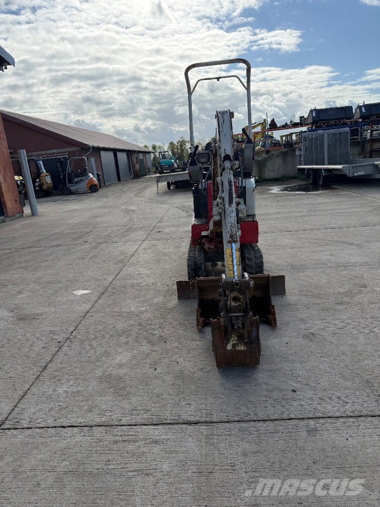 Takeuchi TB 210 R Minibagger < 7t
