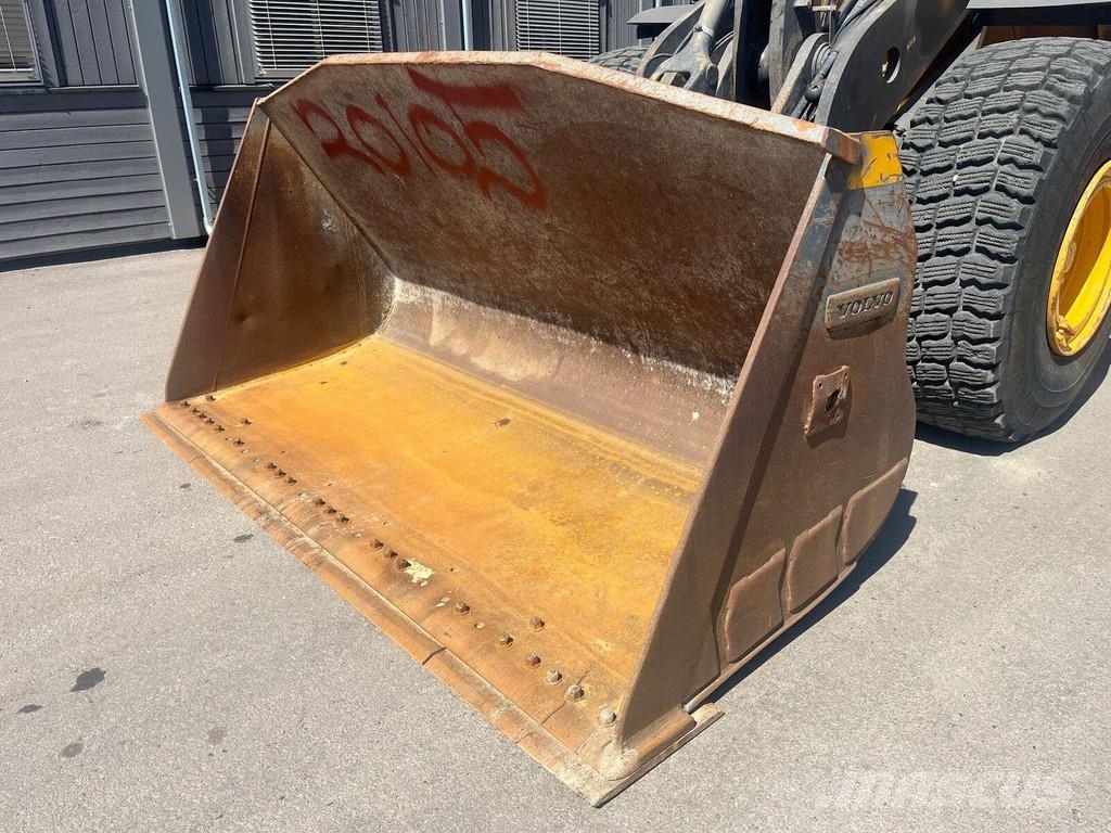 Volvo L110 H لوادر بعجل
