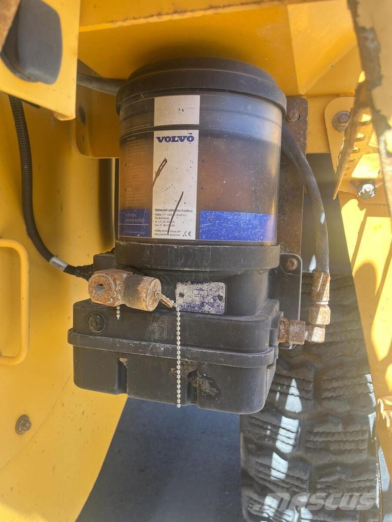 Volvo L110 H لوادر بعجل