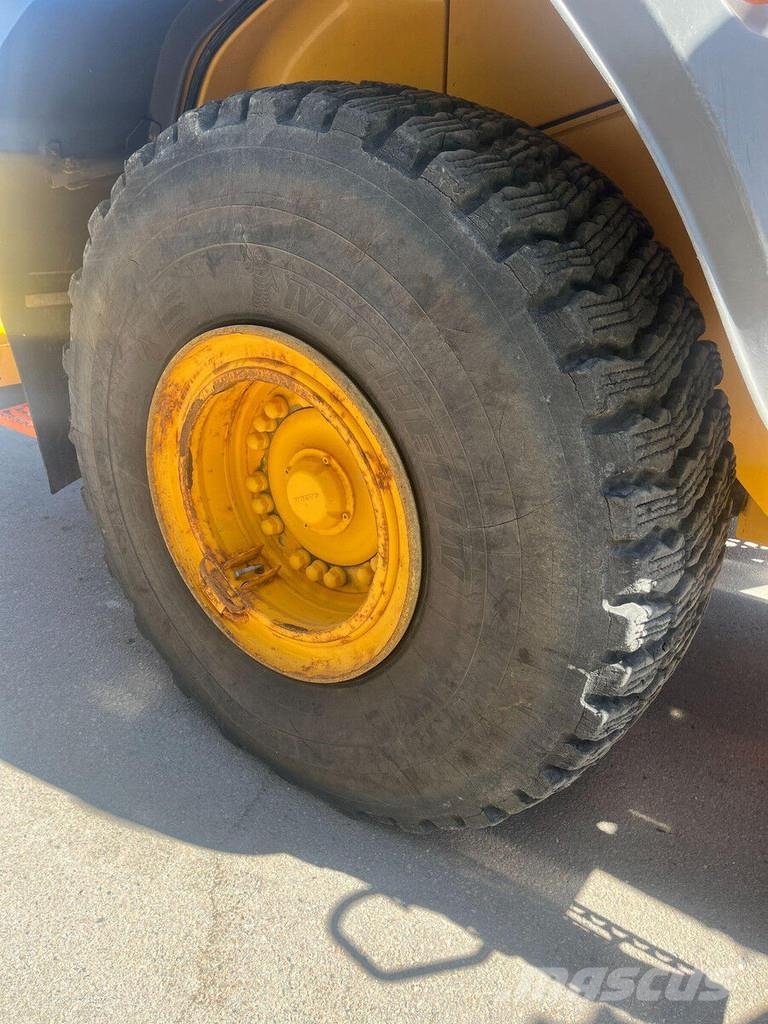 Volvo L110 H لوادر بعجل