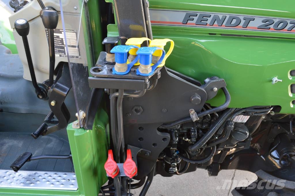 Fendt 207V Beugelversie, Smalspoor/Fruitteeltractor トラクター