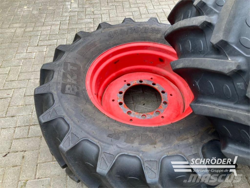 BKT 2X 580/70 R38 / 2X 480/70 R28 Dual wheels