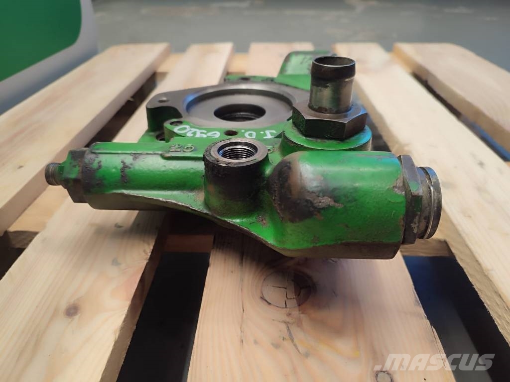 John Deere Charge pump 254145 John Deere 6920 Mootorid