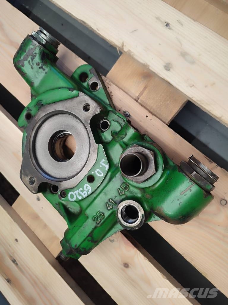 John Deere Charge pump 254145 John Deere 6920 Mootorid