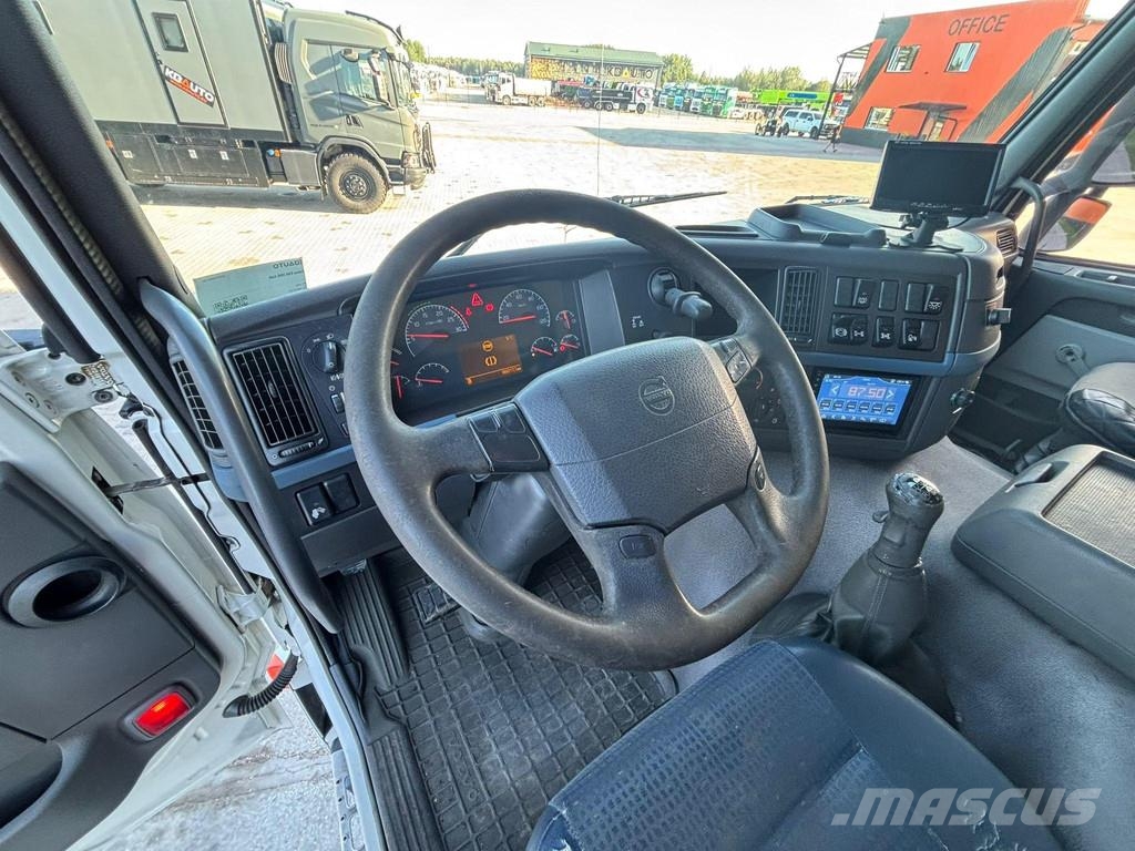 Volvo FM 300 6x6 WASTE 4 + CLEAN WATER 8 m3 / VACUUM Hib Camiones aspiradores/combi