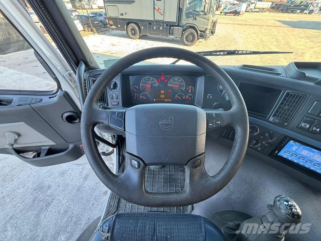 Volvo FM 300 6x6 WASTE 4 + CLEAN WATER 8 m3 / VACUUM Hib Camiones aspiradores/combi