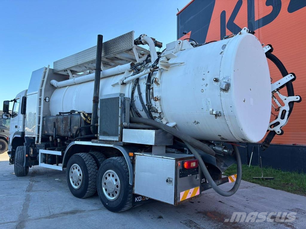 Volvo FM 300 6x6 WASTE 4 + CLEAN WATER 8 m3 / VACUUM Hib Camiones aspiradores/combi