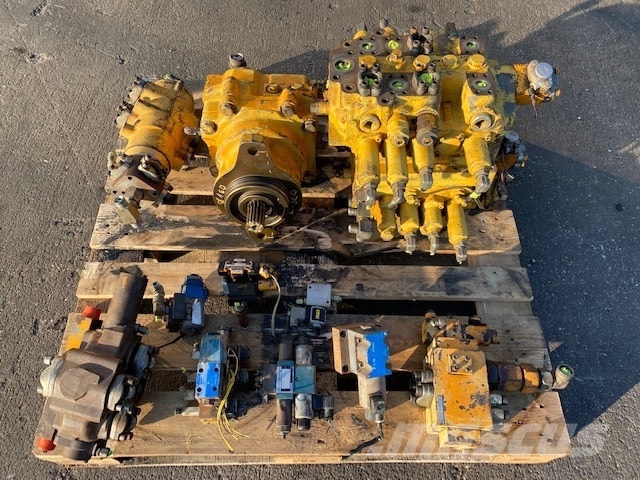Komatsu PC400-5 hydraulic valve bloc+engine Hidráulicos